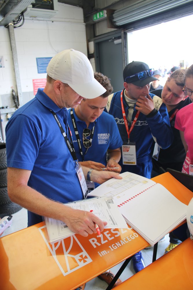 Bolid z Rzeszowa wystartował na Silverstone 20